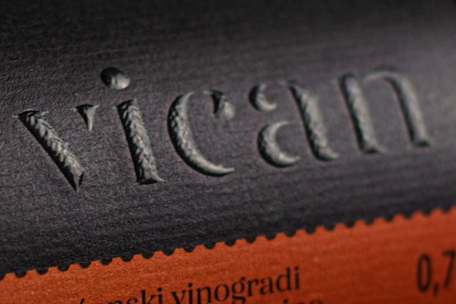 dizajn etikete za vino logotip vizualni identitet graficki dizajn shift miviko Logotype and label design for Vican wines 